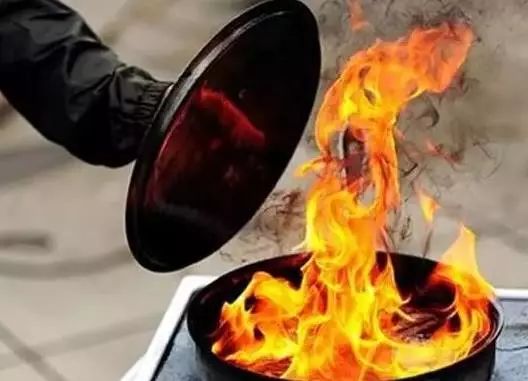 尤文求购坎塞洛 蝙蝠军团标价2500万 林孔或勒米纳能够参加买卖“星空体育app下载”(图2) 星空体育app下载