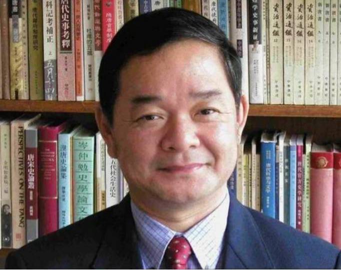 星空体育APP|历城警民携手送安全 2000份防火资料现场助力(图2) 星空体育app下载