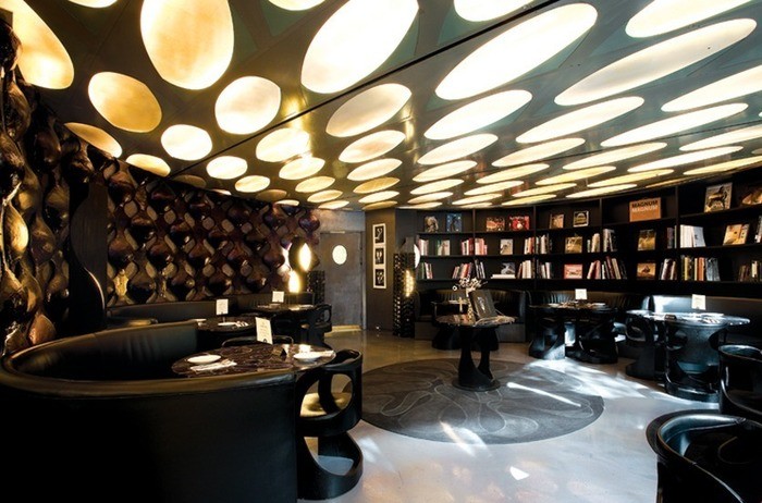 消防实验:电蚊拍在短路情况下接触杀虫剂会起火_星空体育app下载(图2) 星空体育APP